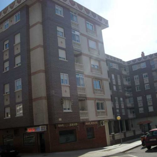 Edificio de pisos de segunda mano